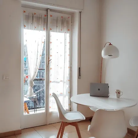 Fee4me M2 Charming Flat